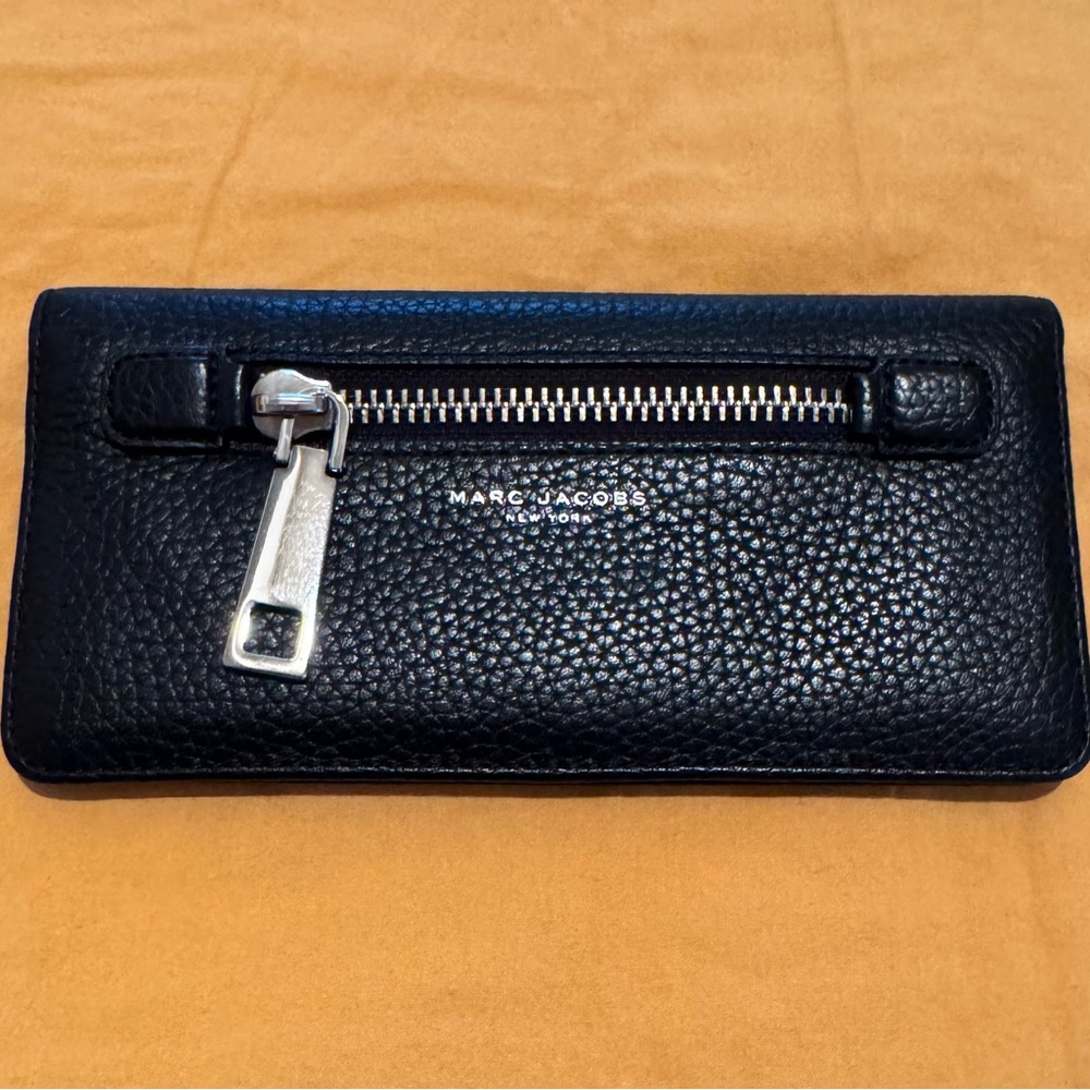 Marc Jacobs Gotham City Black Pebbled Leather Wallet